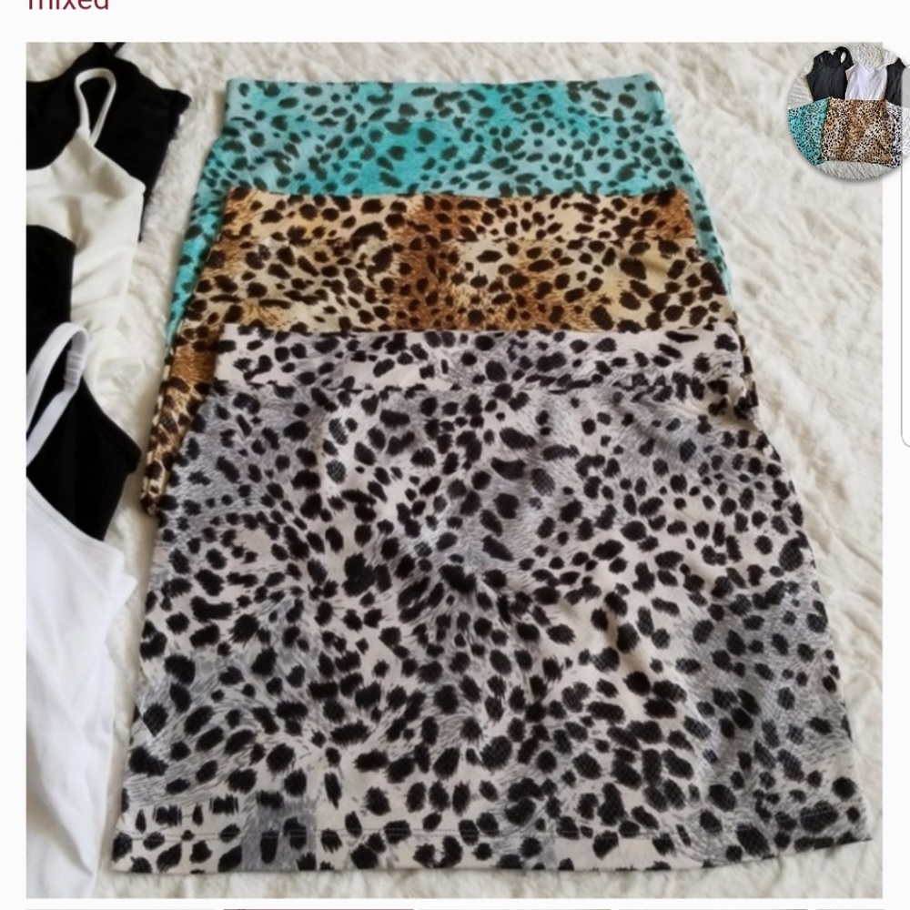 Grey mini leopard print skirt size medium